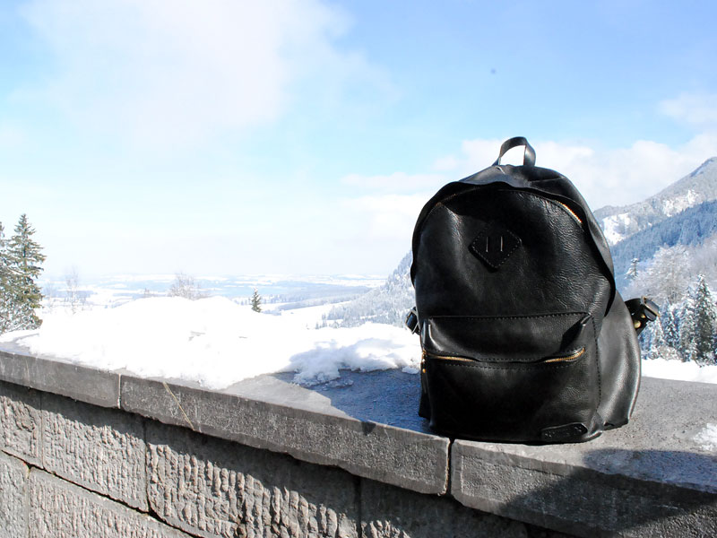 旅のお供はR-93-Lのリュックです!