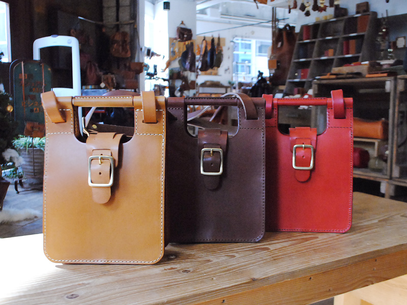 旅モノ2016スタッフ:太田作:「ブランコショルダー」