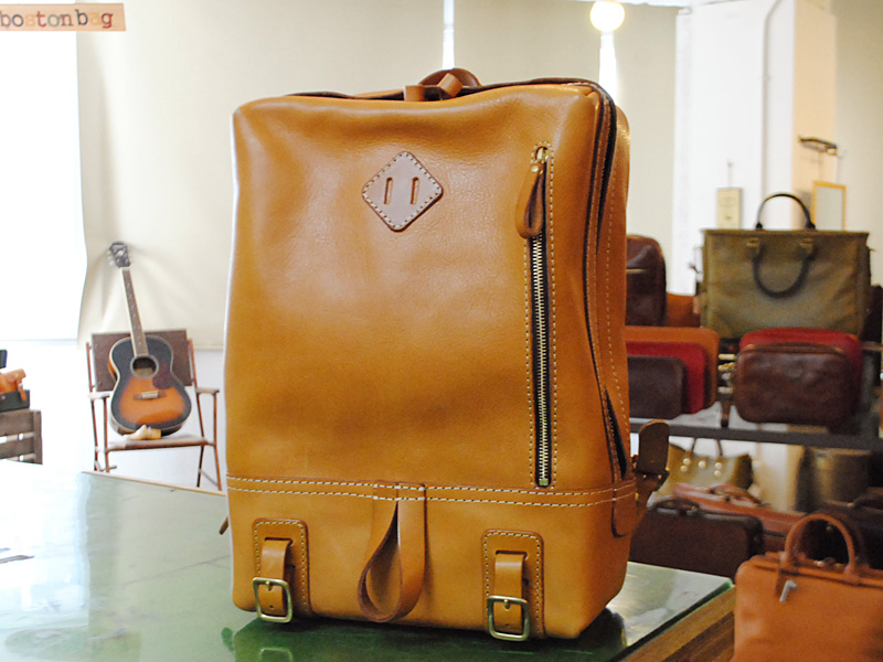 旅モノ2016作り手:西尾作「スクエアデイバッグ」