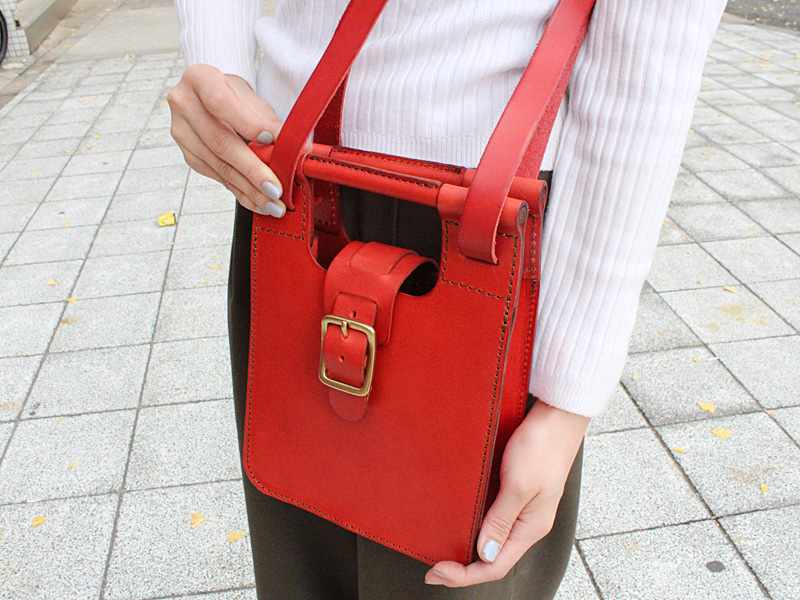 旅モノ2016スタッフ:太田作:「ブランコショルダー」