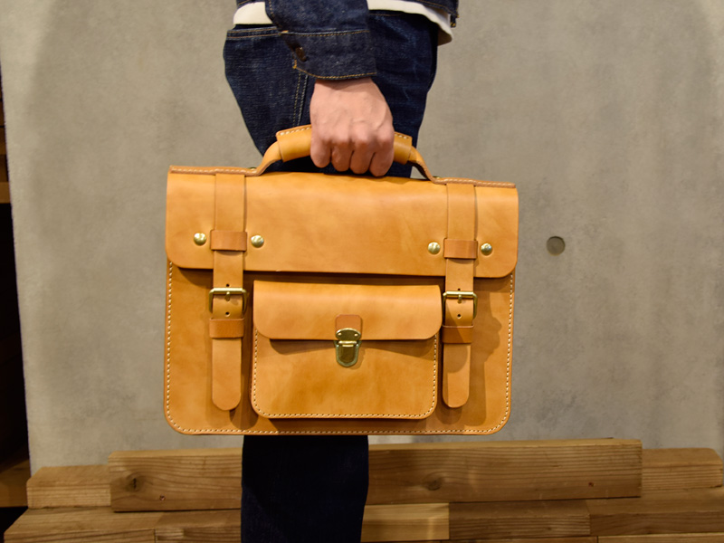 学生鞄風・2wayビジネスバッグ(BC-16) 手持ち