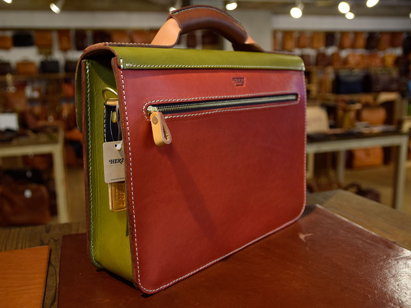 学生鞄風・2wayビジネスバッグ(BC-16)のスーパーカラー　後面