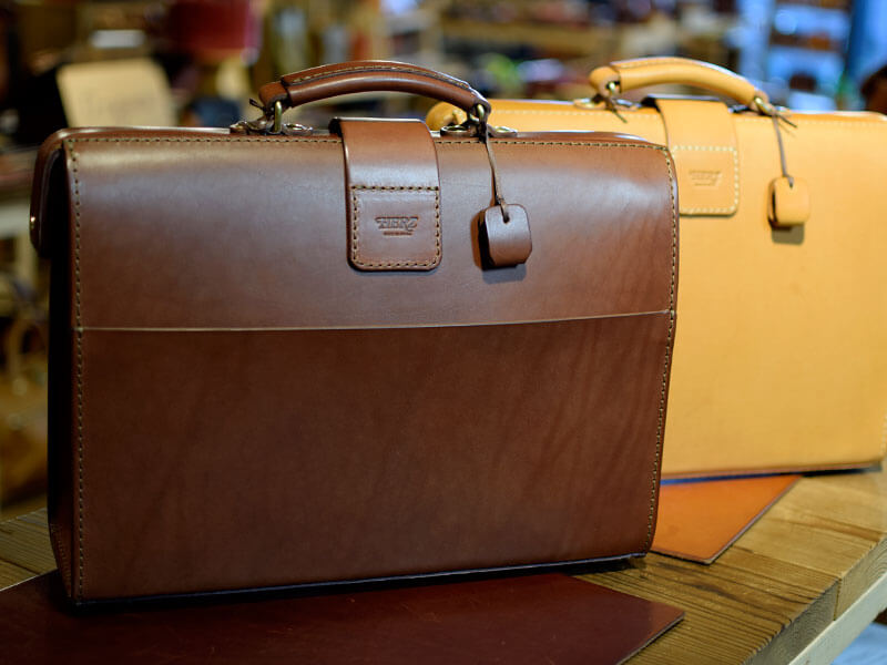 コモドダレス 後面