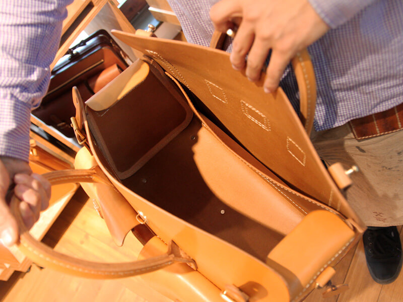 ギボシ留めボストン メイン収納部