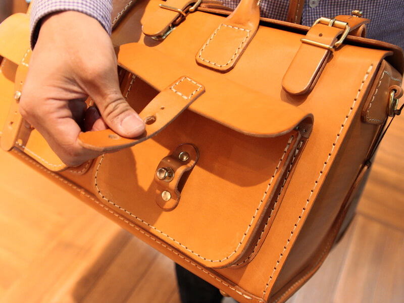 ギボシ留めボストン 前ポケット