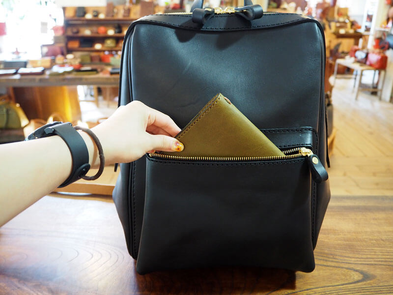 フェイズリュック Mサイズ前面ポケット