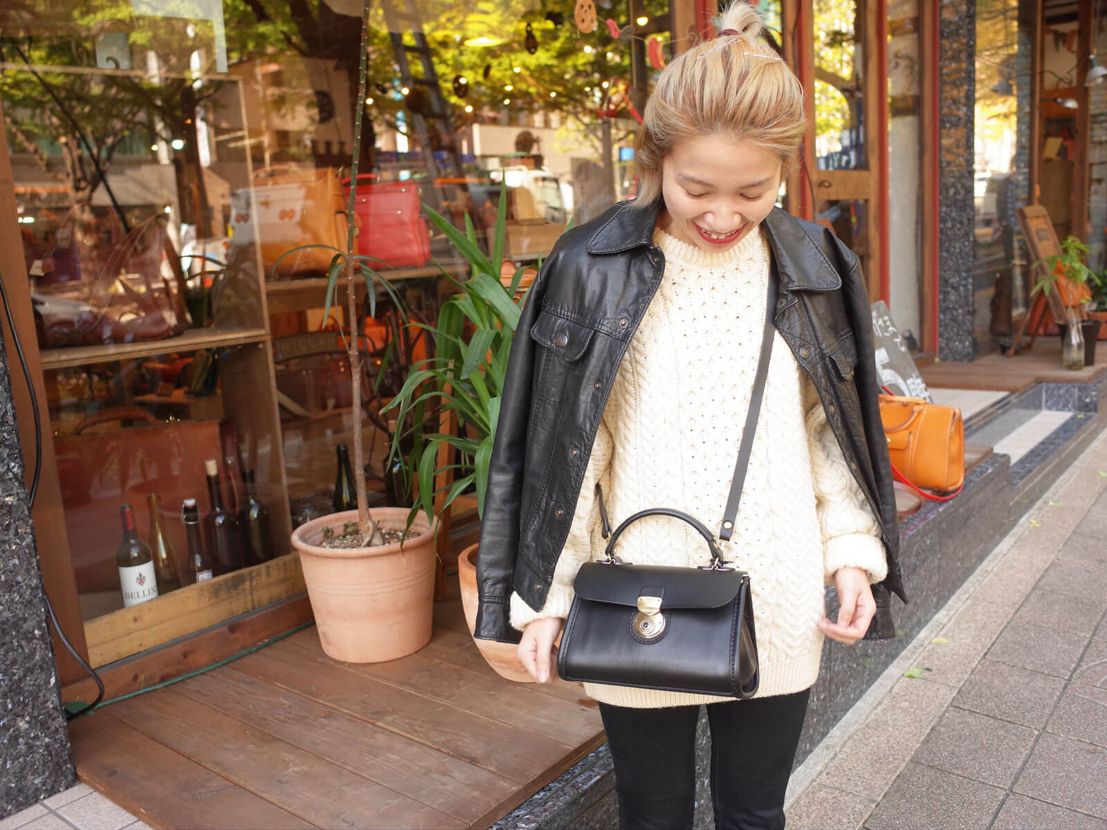 ショルダー 黒にて