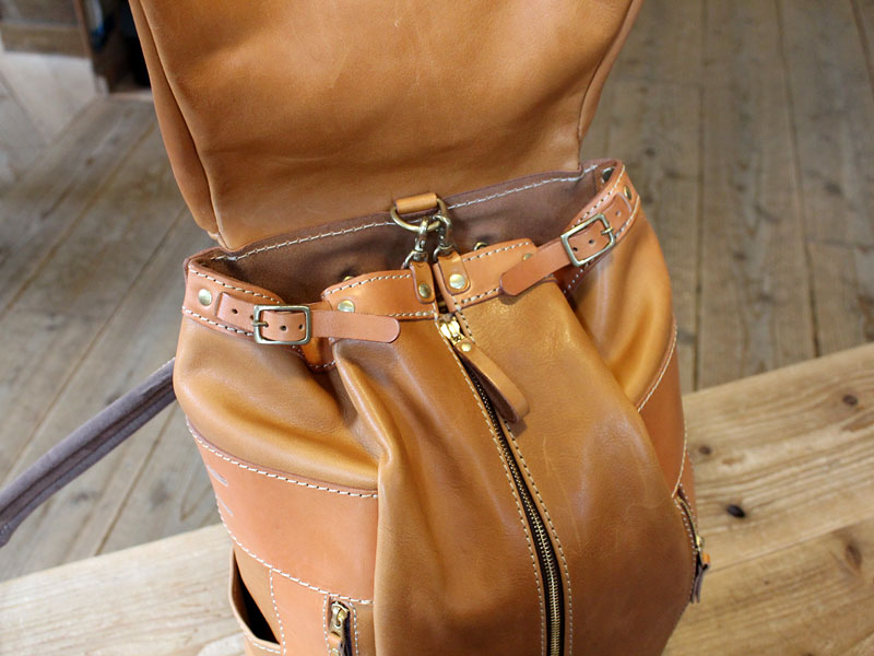 マウンテンリュック 開口