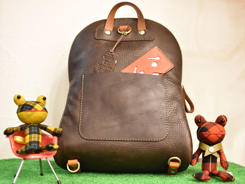 ピーナッツリュック 後面ポケット