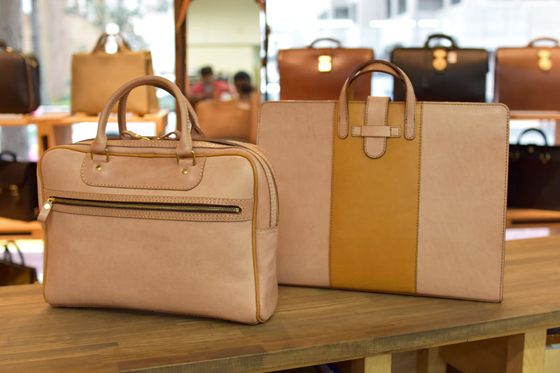 ヌメ革ビジネスバッグたち