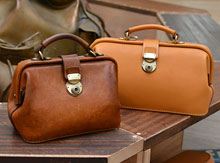 革の経年変化(エイジング)について詳しく見る