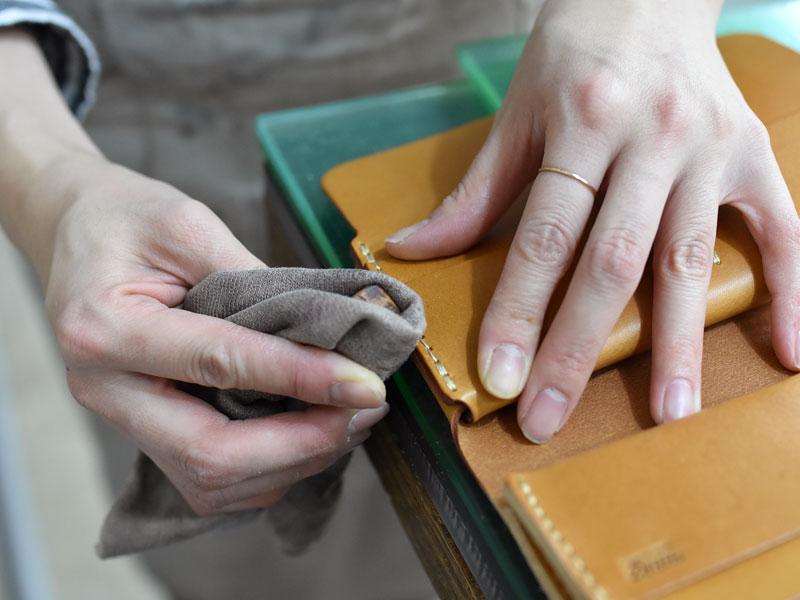 財布のメイキング18