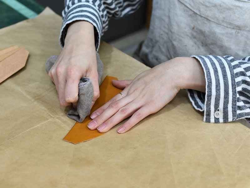 財布のメイキング3