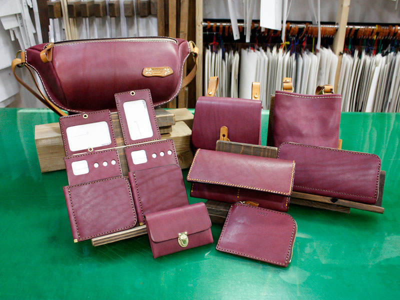限定カラーの革で人気の定番品を作りました!