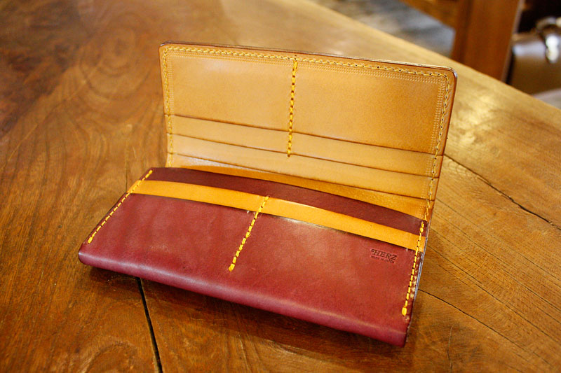 長財布の限定カラー オープン2
