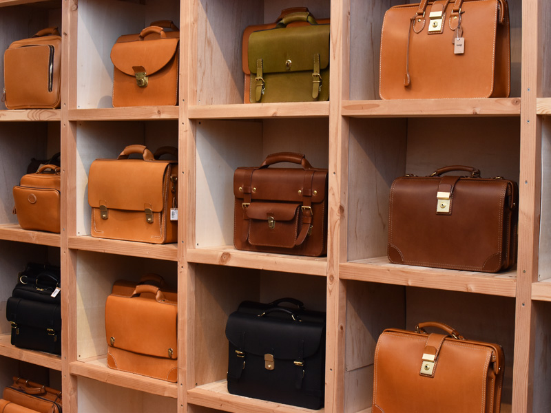 ヘルツのビジネスバッグたち