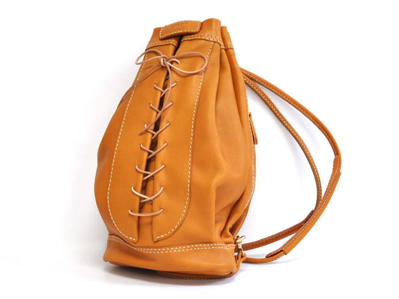 ラグビーボールのようなナップサック(R-104) キャメル