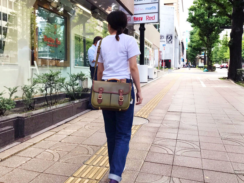 こちらもキャメル×チョコ×グリーンの2wayショルダ-バッグ(CW-10)