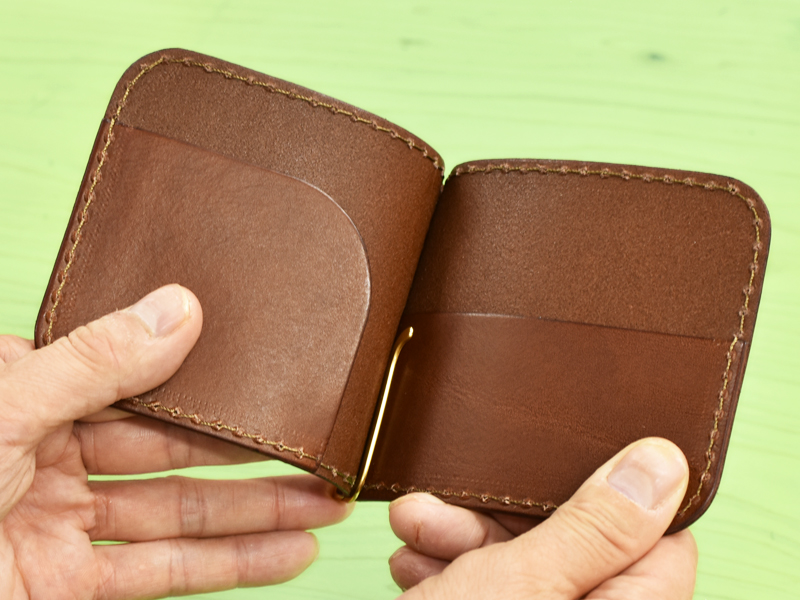 マネークリップ(WS-13-H)開いた様子