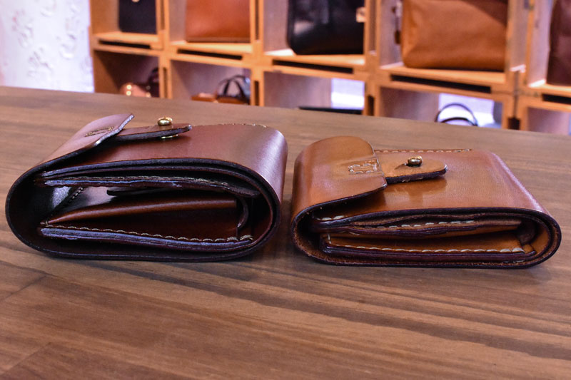 二つ折り財布・ギボシ留め(WS-57) エイジングの様子