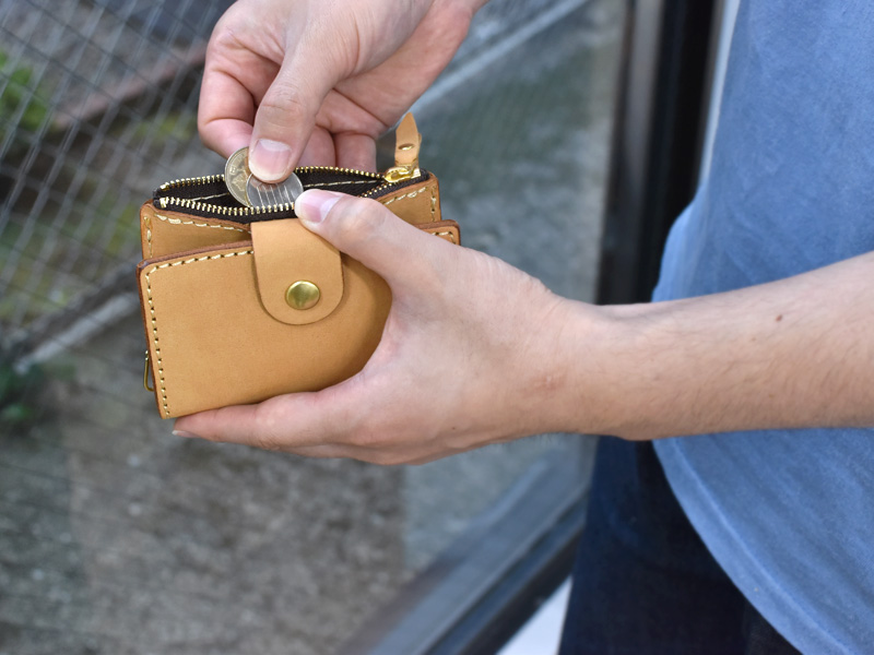 ヌバック特別仕様の小銭入れ付きキーケース