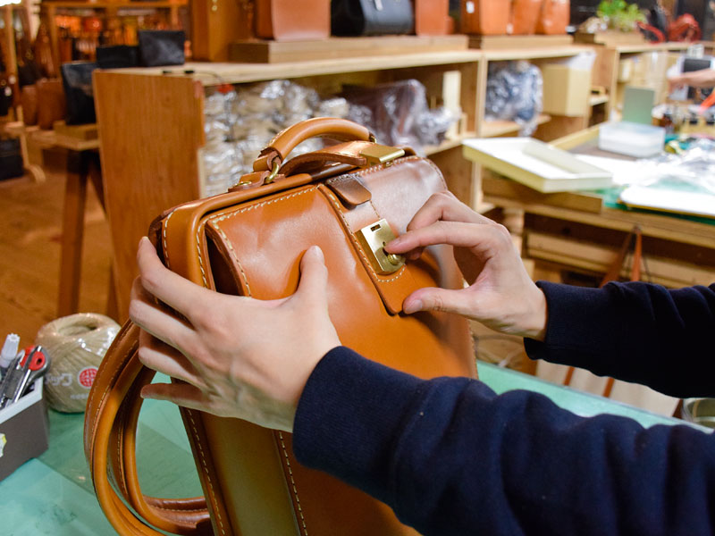 ダレスリュック(BJ-10) 錠前の開け方2