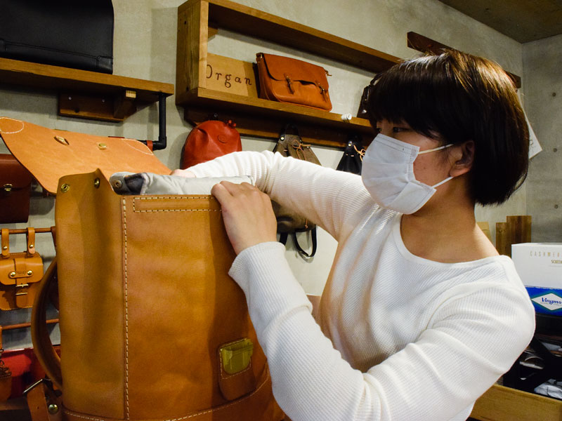 一本ベルトの錠前リュック(R-11) お弁当箱収納