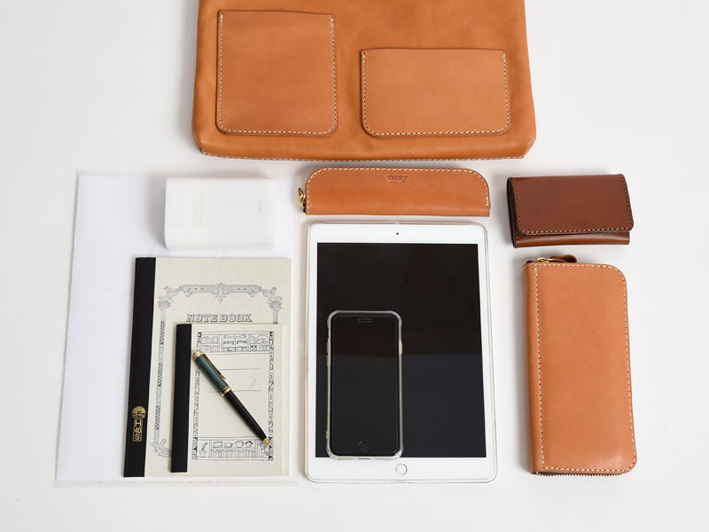 手持ちもできるバッグインバッグ・横型(S-3-Y)　収納例