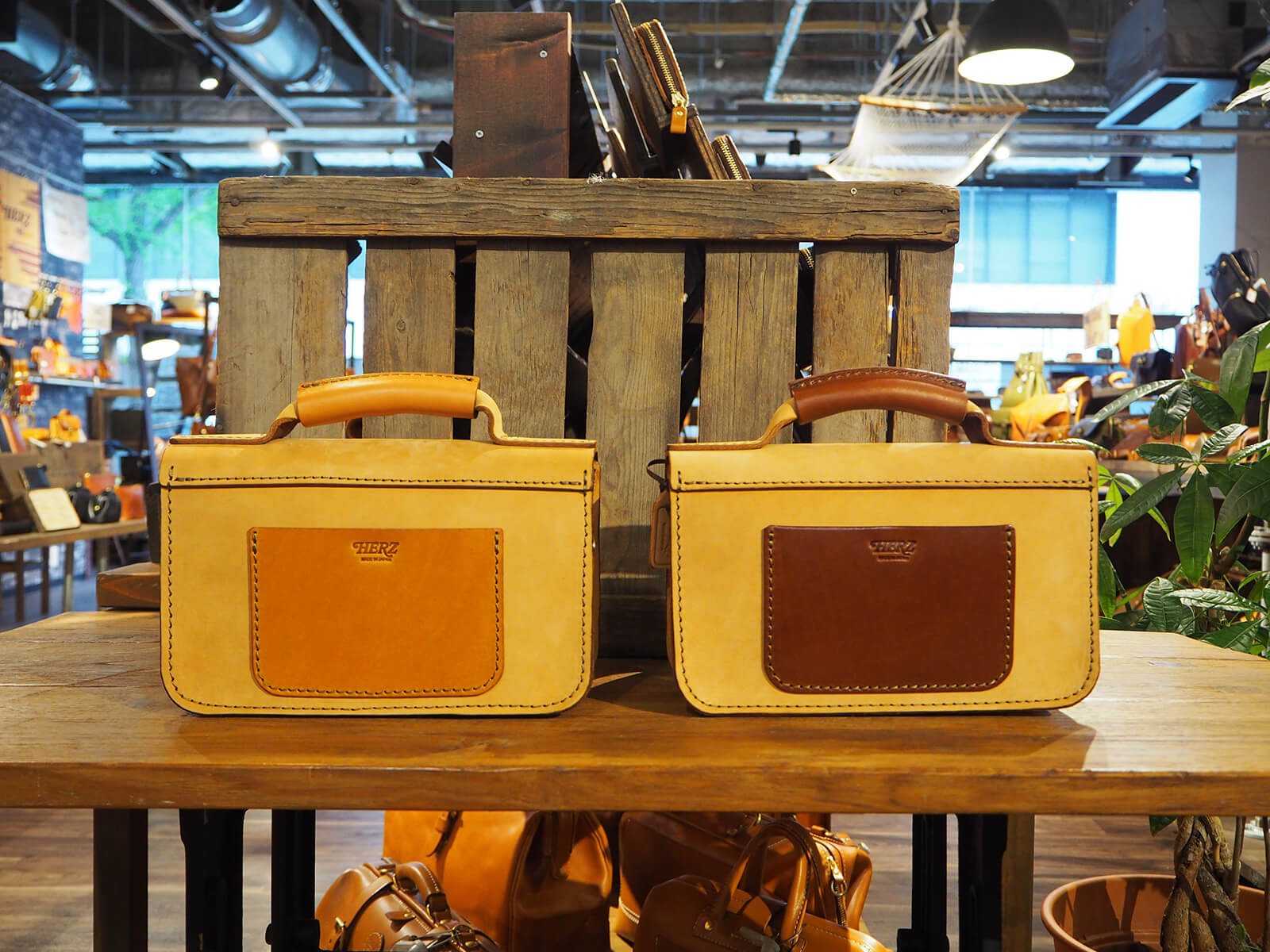 二本ベルトの2wayミニバッグ(CW-67)