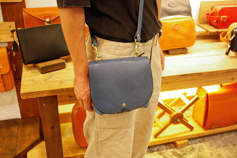 ショルダーバッグにもなるベルトポーチ(E-37) ショルダー