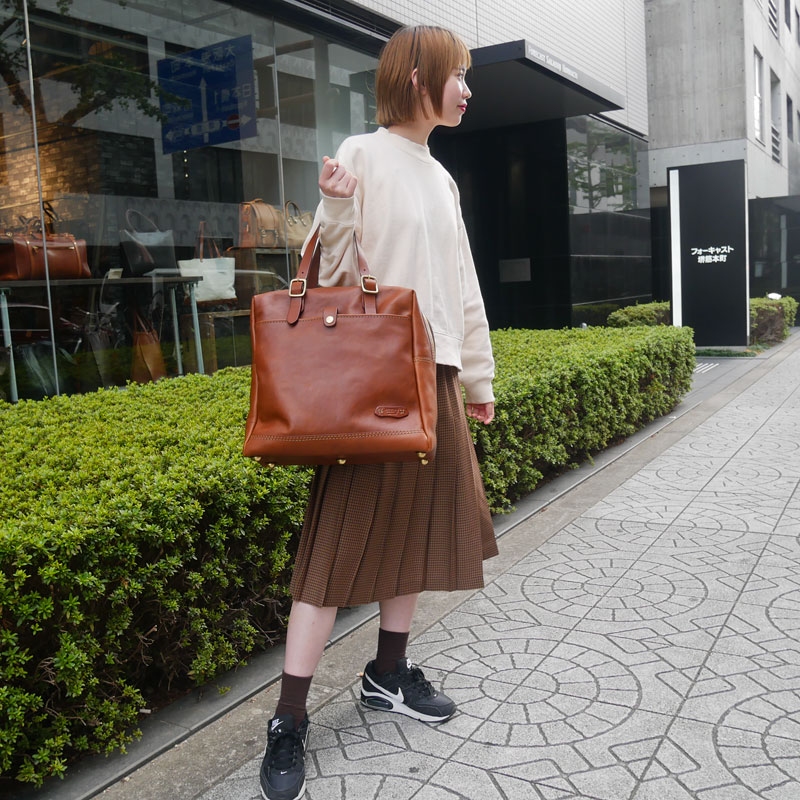 四角ボストン レディース手持ち