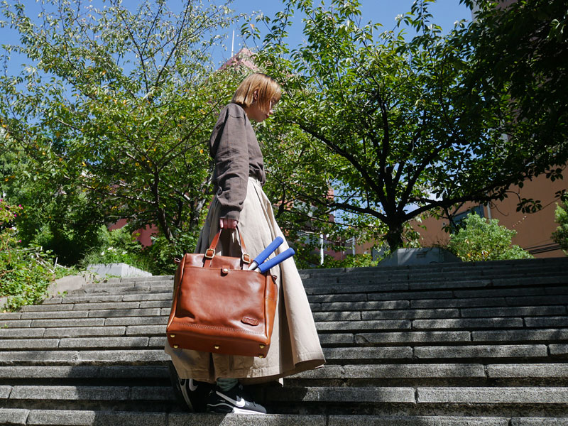 四角ボストン レディース着用