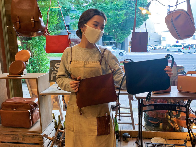 「ミニチュイル」スタッフ:佐藤