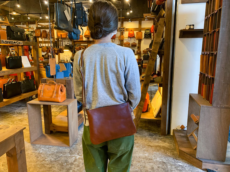 ミニチュイル レディース着用