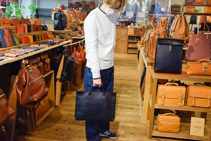 販売・作り手 野中「二本手ブリーフケース(G-28)」