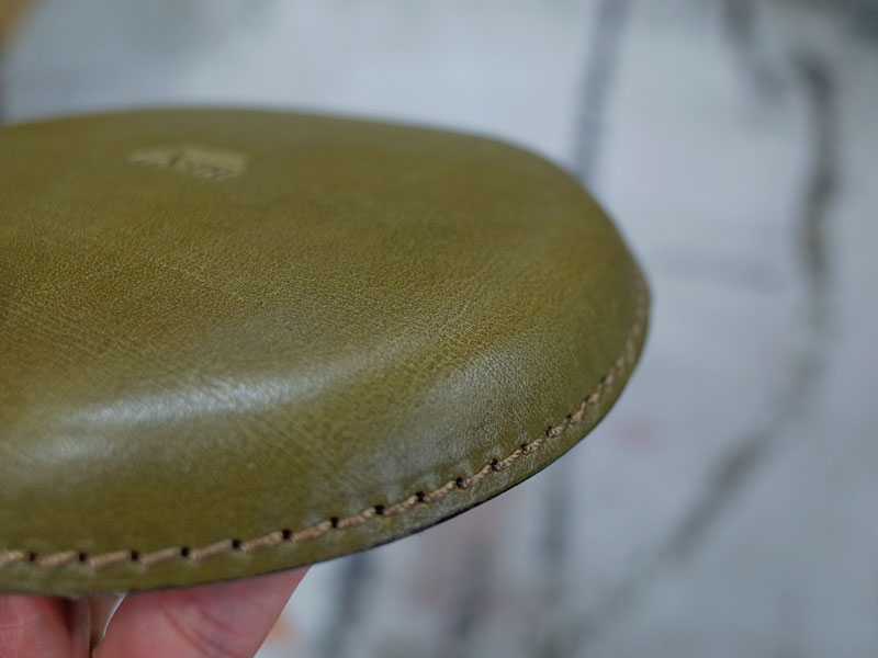 レザーフリスビー 側面