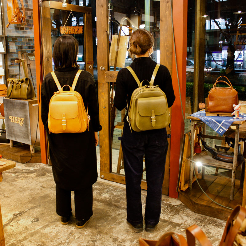 前ポケミニリュック(R-20) レディース着用比較