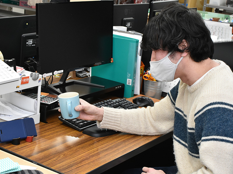 長財布と同じ重さの物を探す山木1