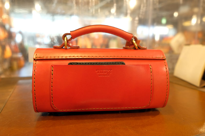 バレルショルダー(MB-2104) 後面ポケット