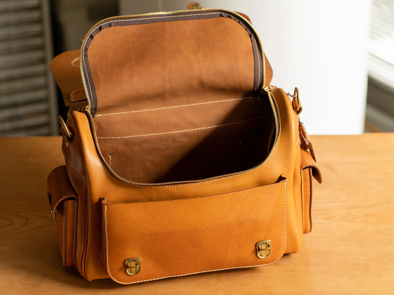 ジャーナリストバック　メイン収納