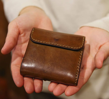 名古屋店スタッフ:新實愛用「ライトウォレット」