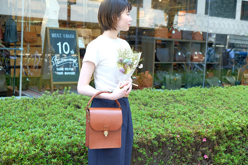 ビルズバッグ　レディース着用