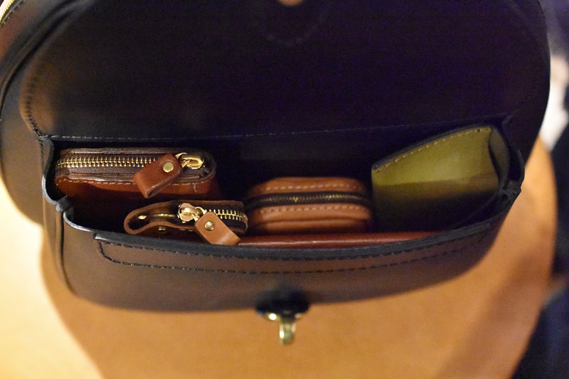 クマヅミボストン 前ポケット