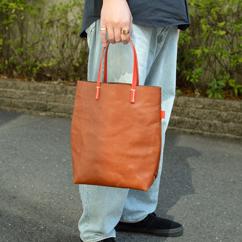 ソフト革のトートバッグ・縦型(T-205) メンズ手持ち