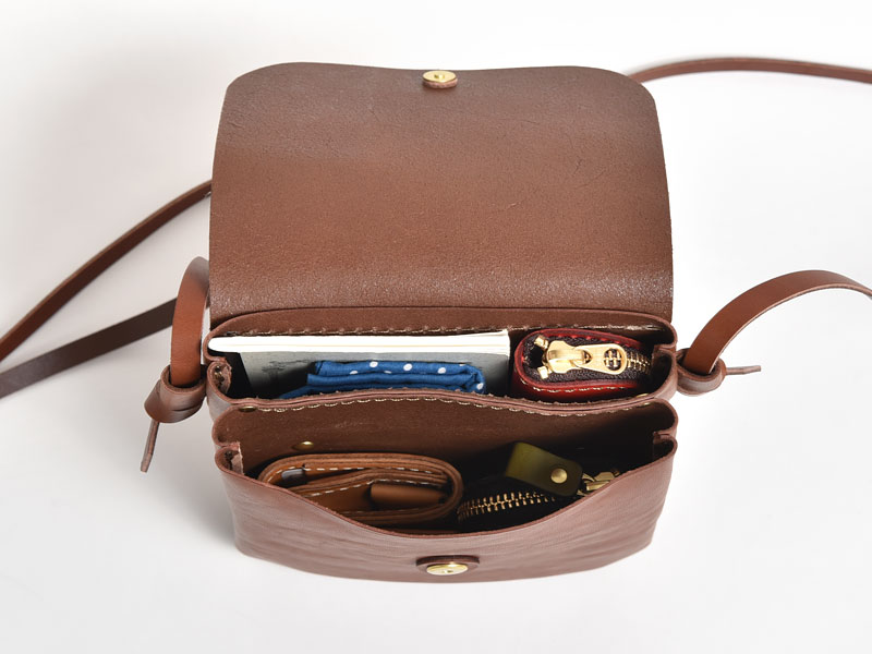 2部屋サコッシュ(CP-9) 縦型収納