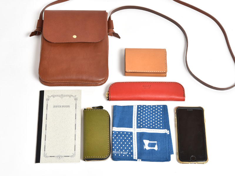 2部屋サコッシュ(CP-9) 縦型収納例