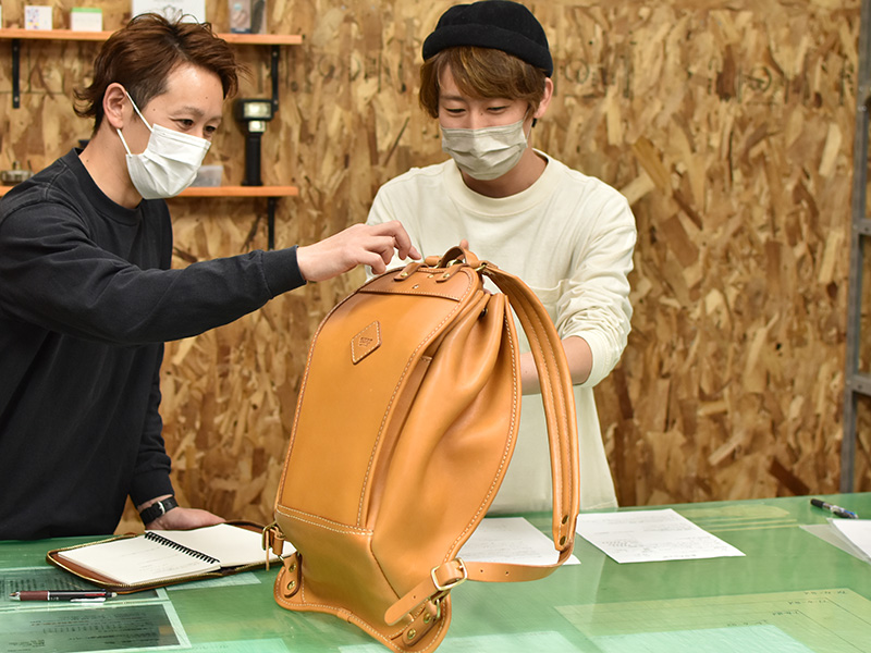 エルゴリュック(R-29)インタビューストラップの付け根