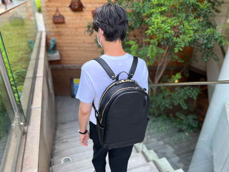 多機能デイパック(R-21) メンズ着用2