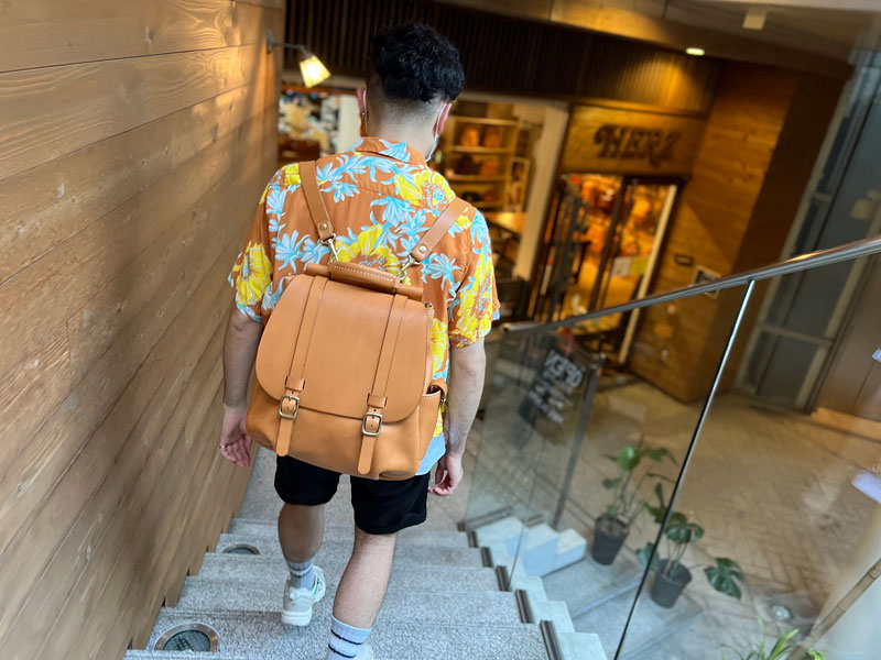 棒屋根クラシックリュック(R-153) メンズ着用2