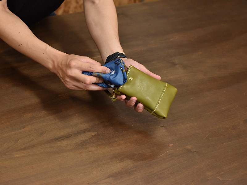 エコバッグ(青)とKM-142-M収納の様子1